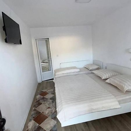 Hotel Cris & Mona Săpînţa Esterno foto
