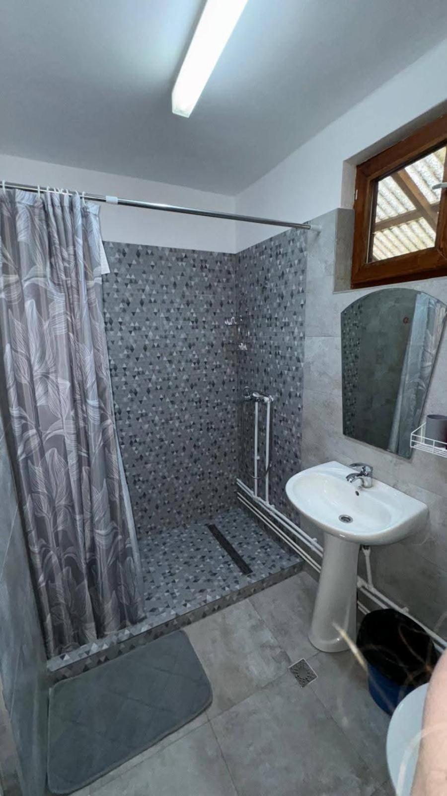 Hotel Cris & Mona Săpînţa Esterno foto