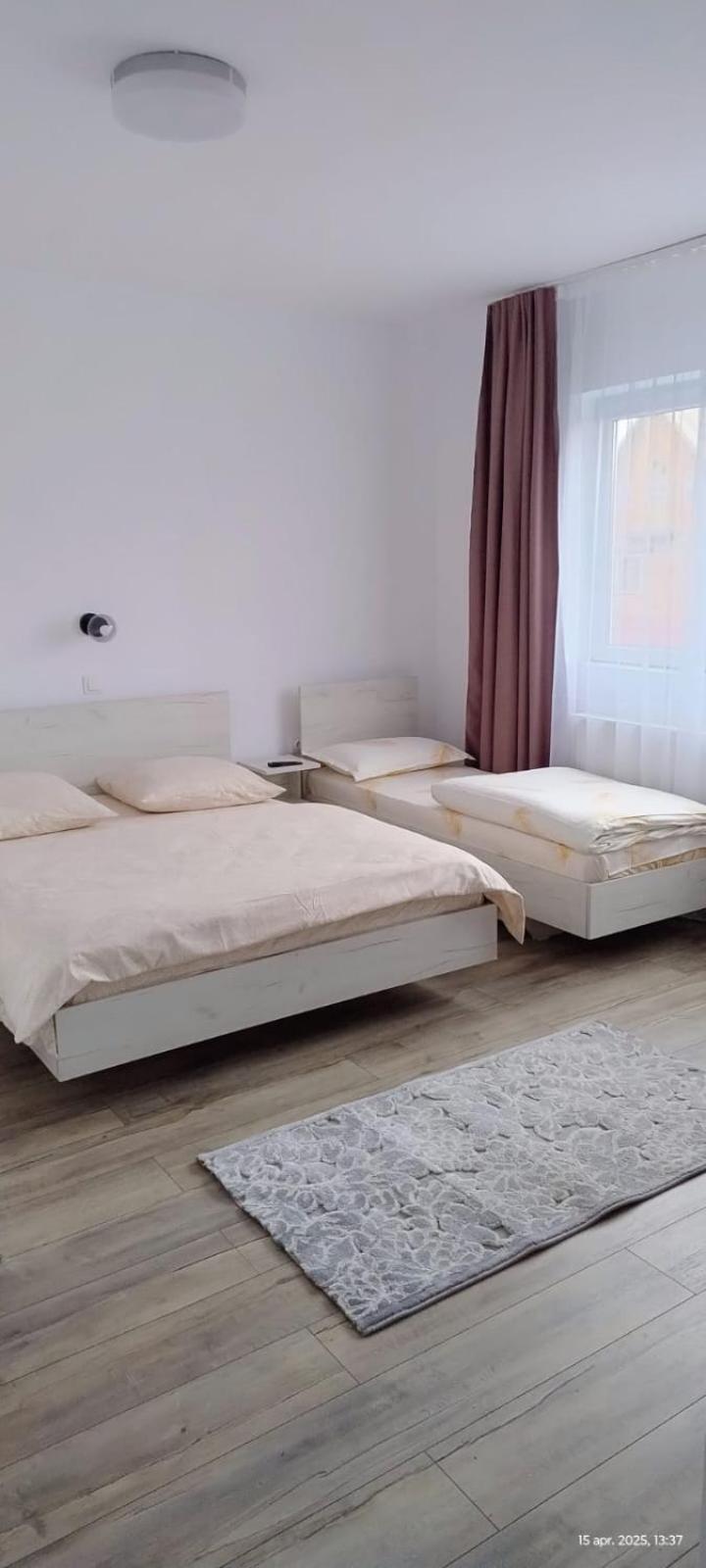 Hotel Cris & Mona Săpînţa Esterno foto