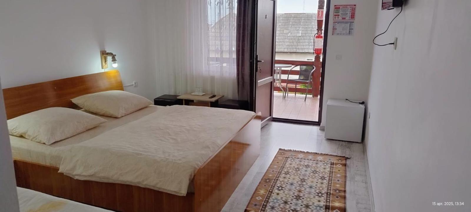Hotel Cris & Mona Săpînţa Esterno foto