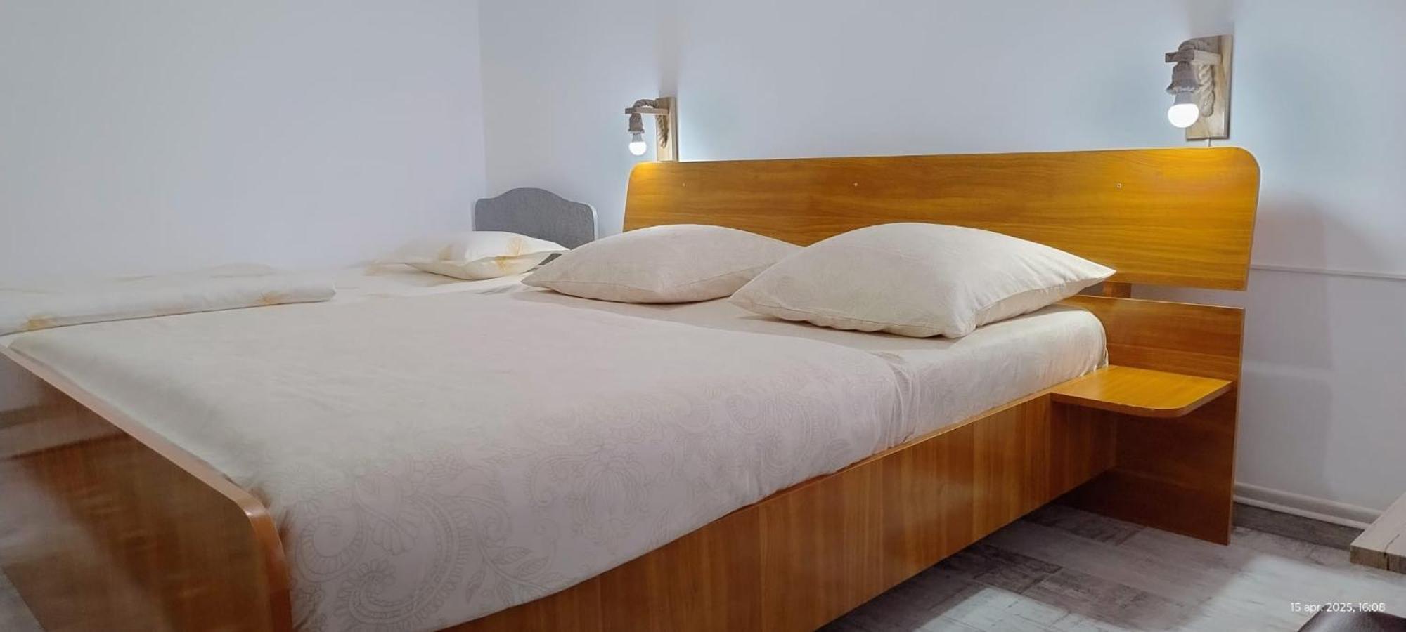 Hotel Cris & Mona Săpînţa Esterno foto